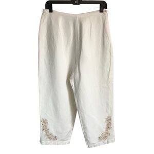 Dressbarn Women’s S White Linen Rayon Embroidered Hem Capri Cropped Pants in EUC